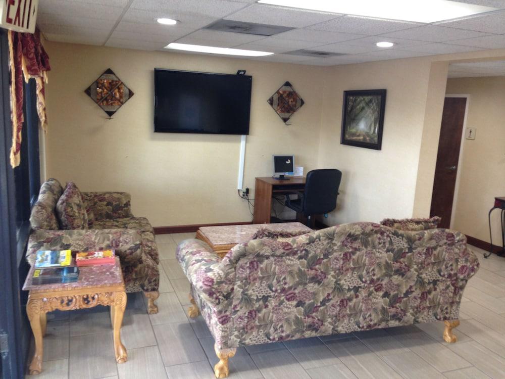 Surestay Hotel By Best Western Lenoir City Bagian luar foto