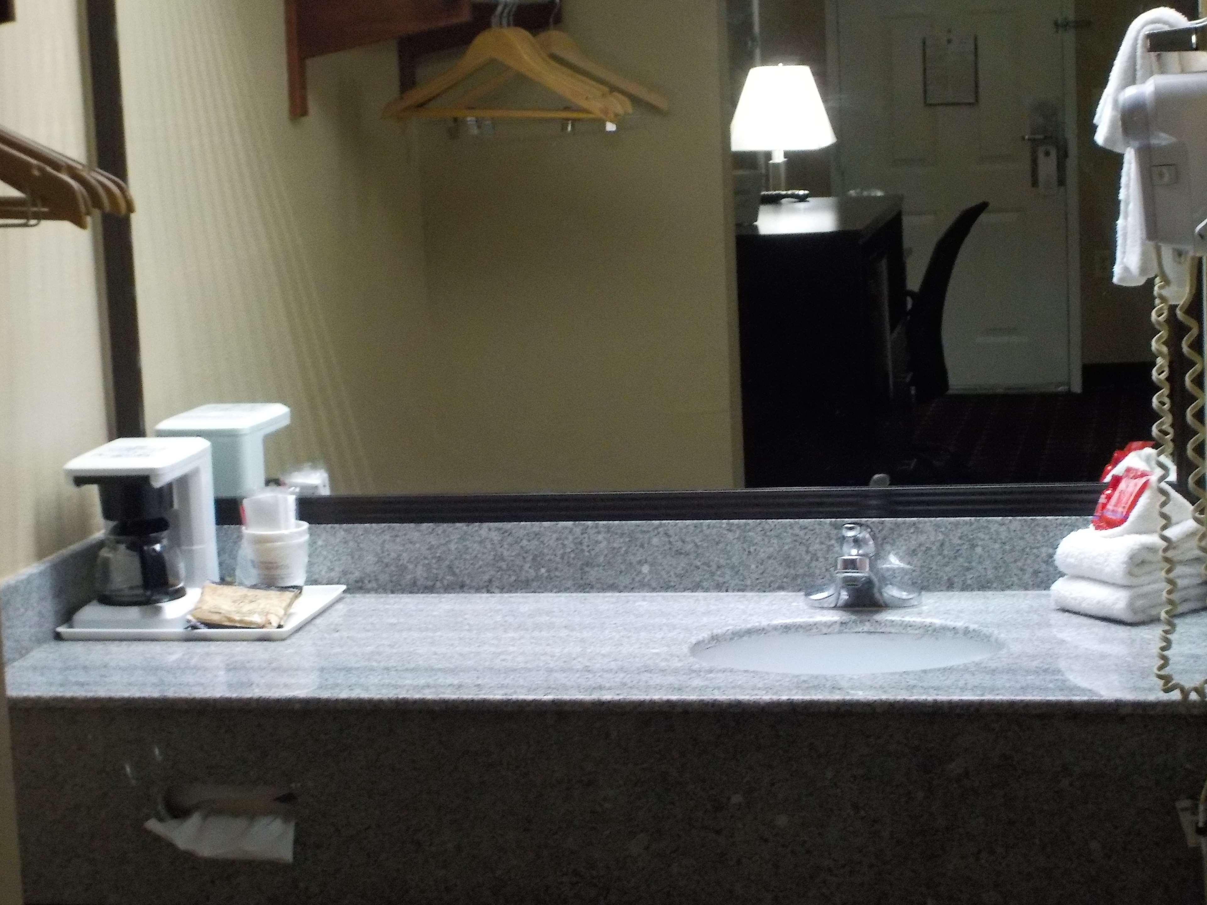 Surestay Hotel By Best Western Lenoir City Bagian luar foto