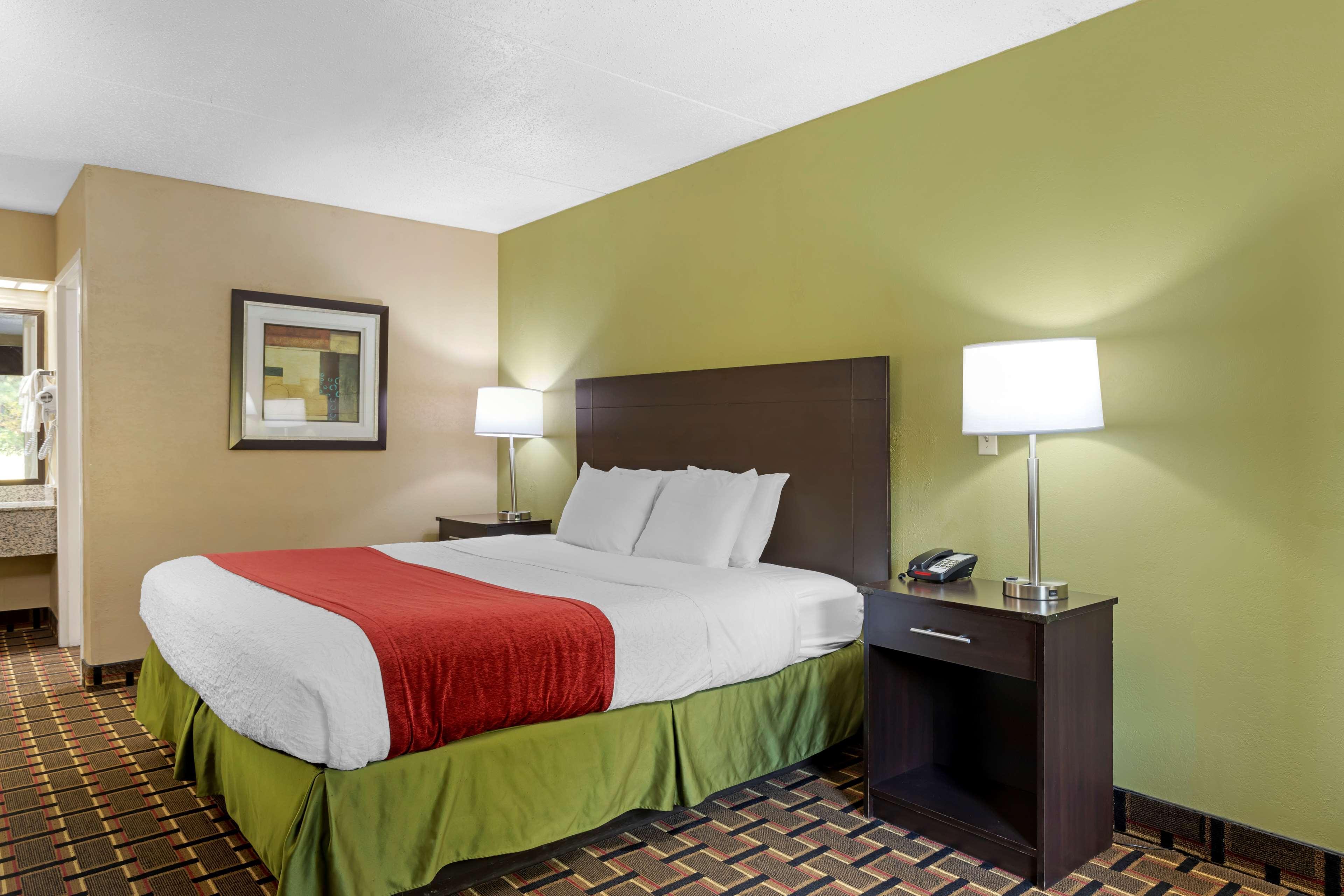 Surestay Hotel By Best Western Lenoir City Bagian luar foto