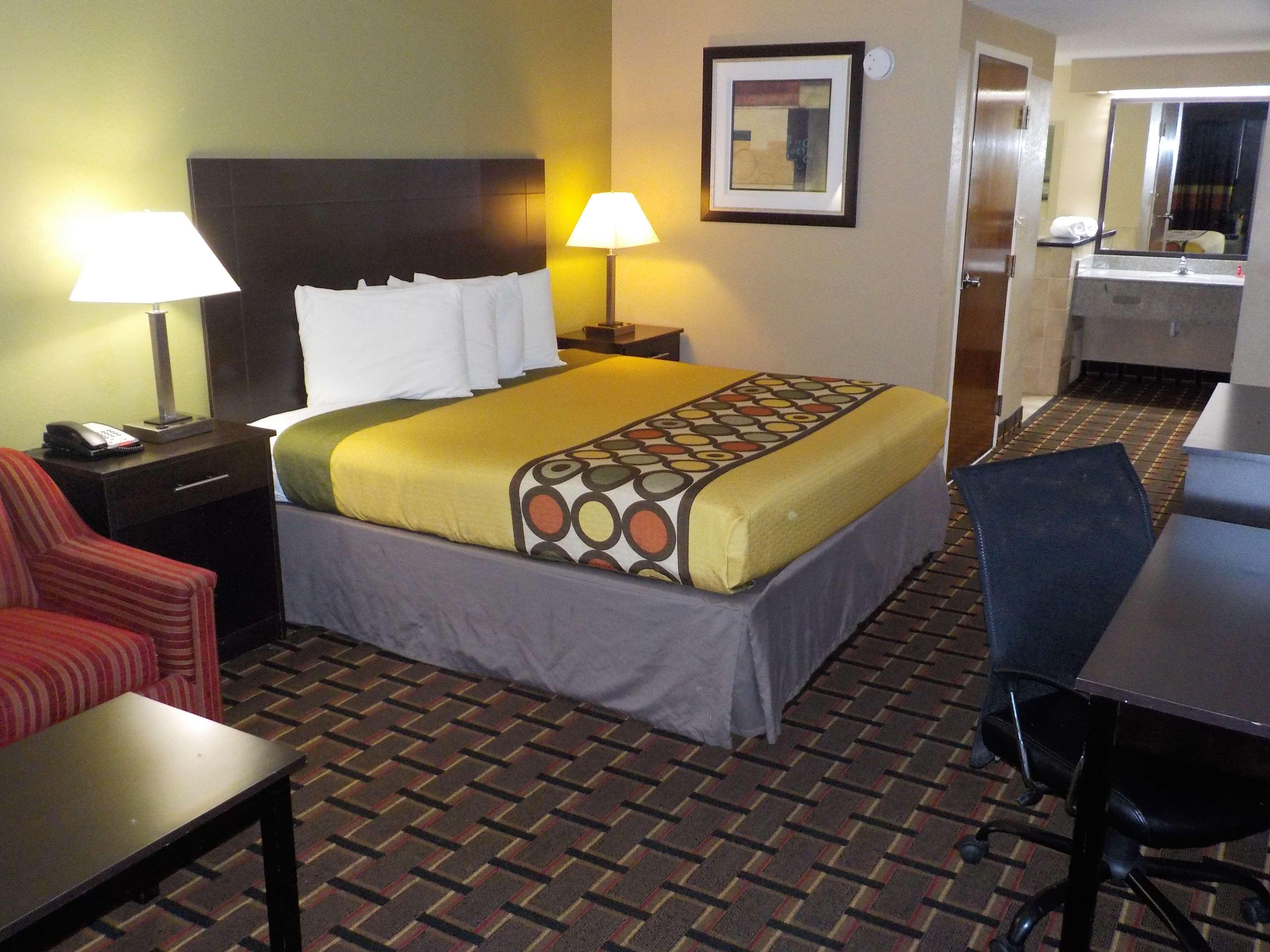Surestay Hotel By Best Western Lenoir City Bagian luar foto