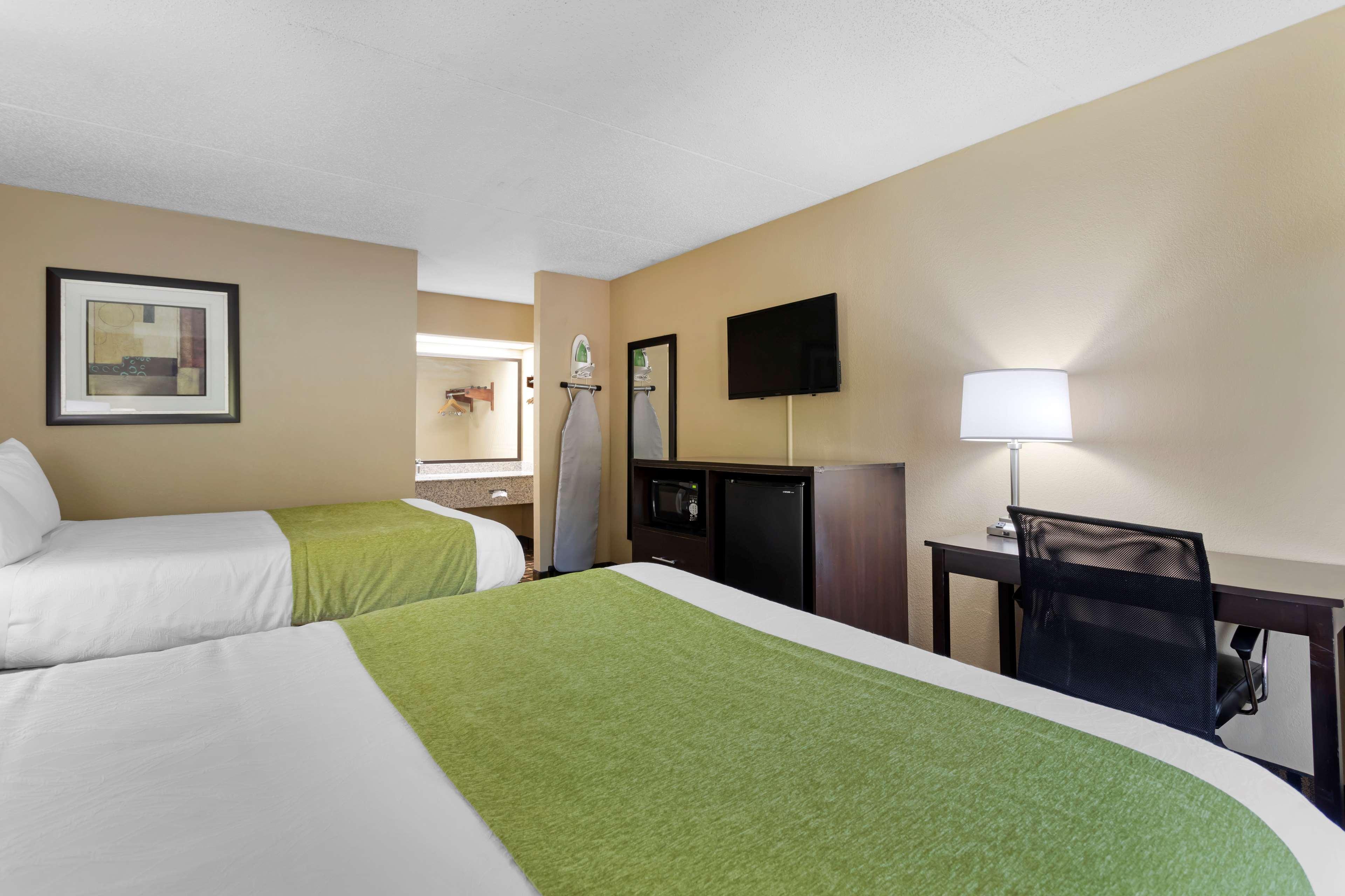 Surestay Hotel By Best Western Lenoir City Bagian luar foto