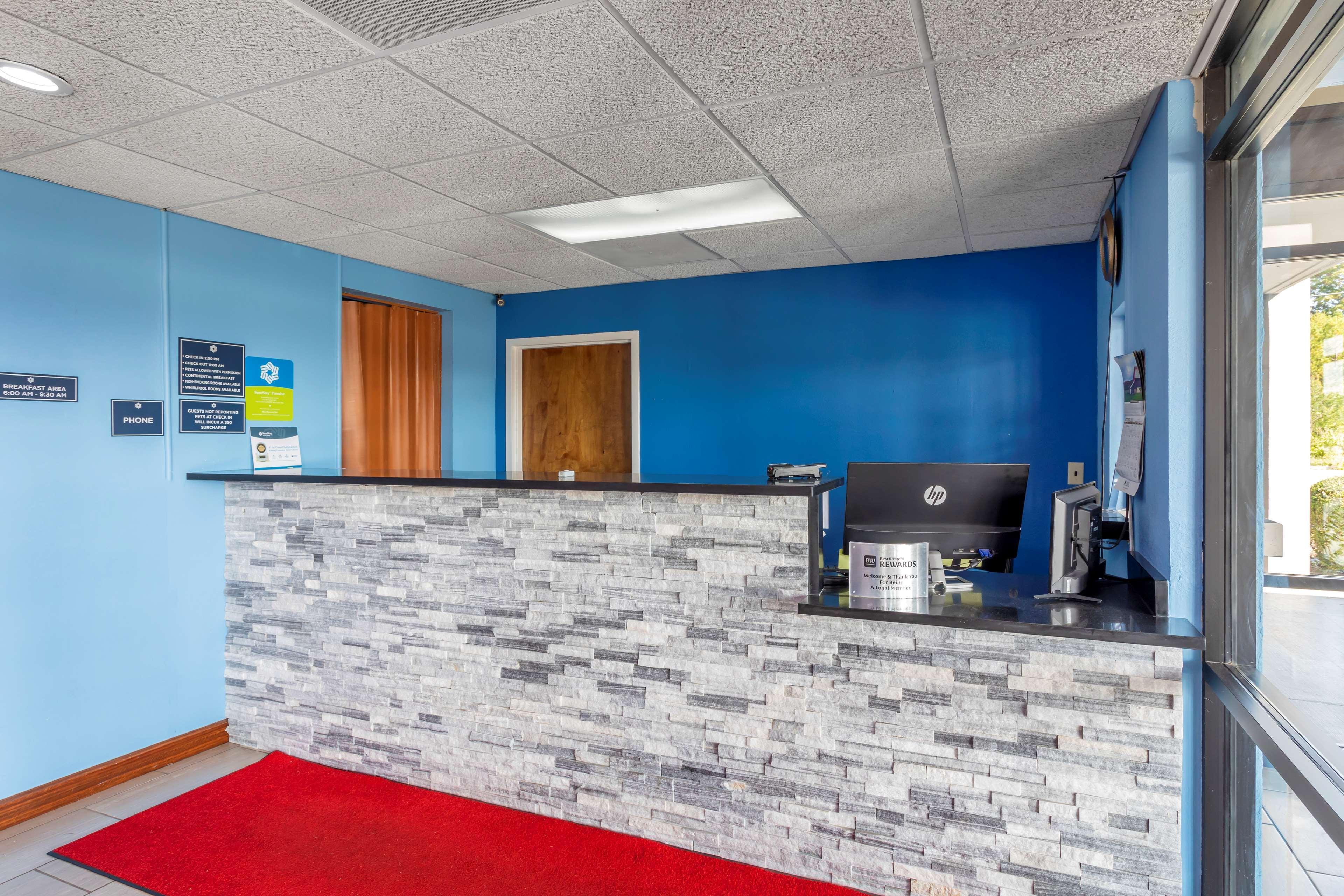 Surestay Hotel By Best Western Lenoir City Bagian luar foto