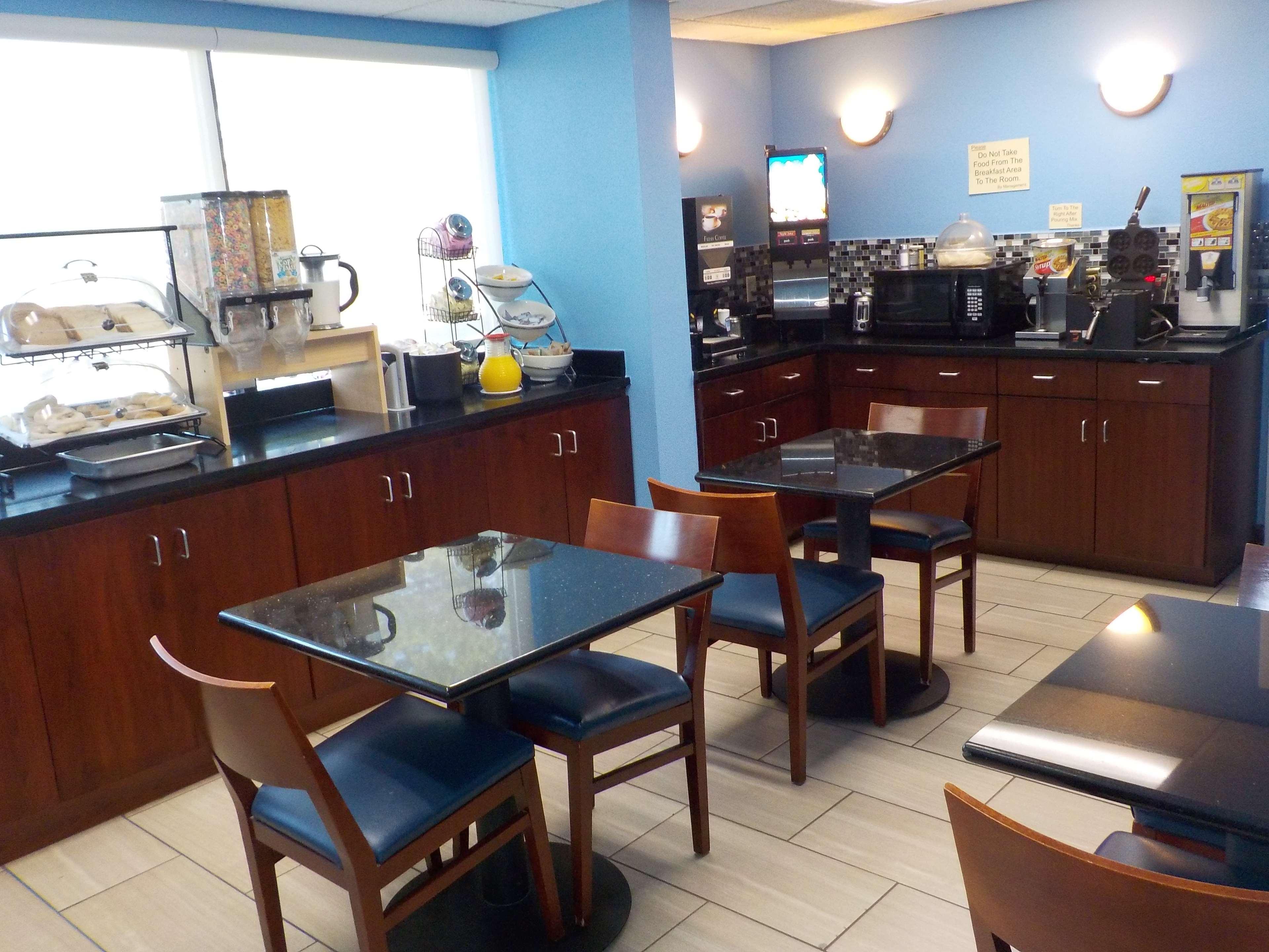 Surestay Hotel By Best Western Lenoir City Bagian luar foto