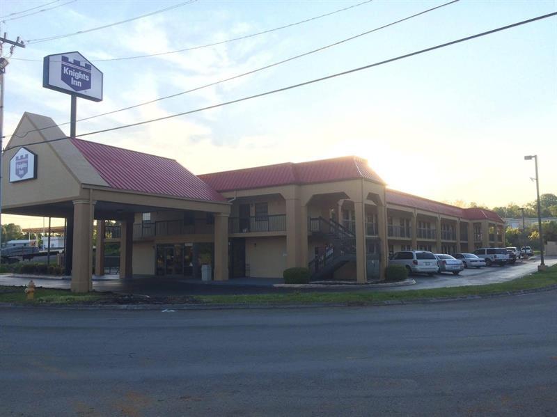 Surestay Hotel By Best Western Lenoir City Bagian luar foto