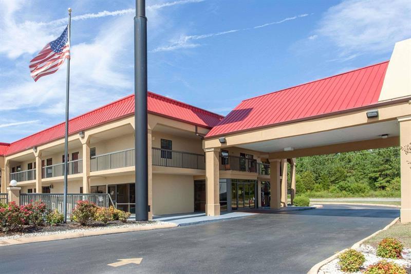 Surestay Hotel By Best Western Lenoir City Bagian luar foto
