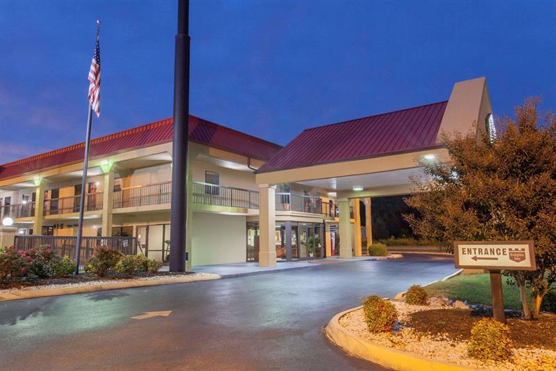 Surestay Hotel By Best Western Lenoir City Bagian luar foto