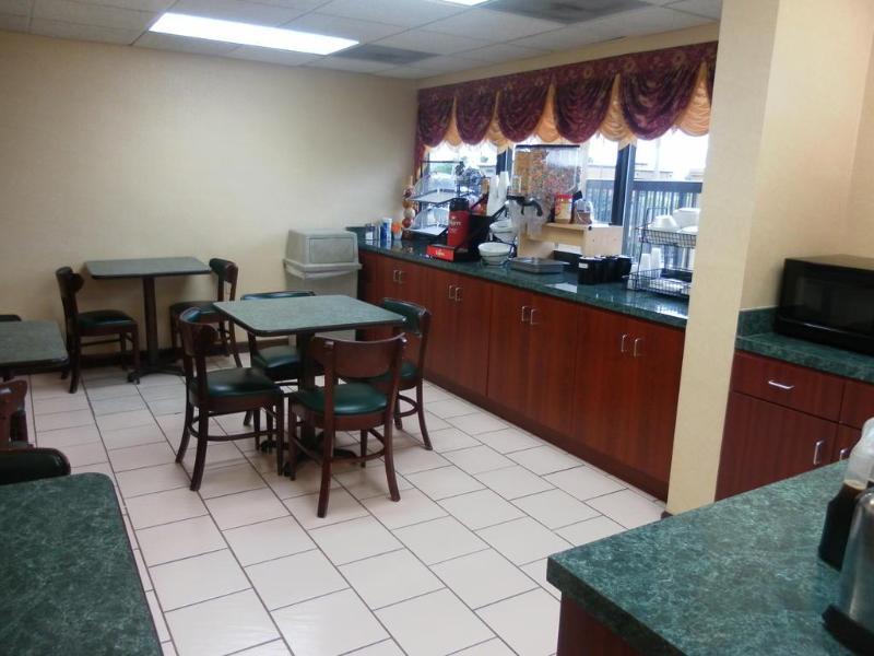 Surestay Hotel By Best Western Lenoir City Bagian luar foto